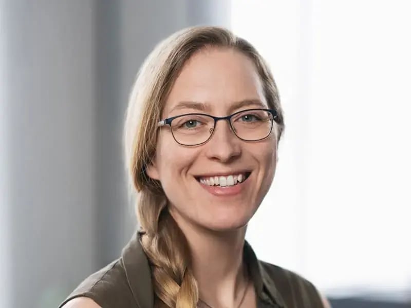 April Bortz, Director of Business Development bei Second Elements Digital Marketing.