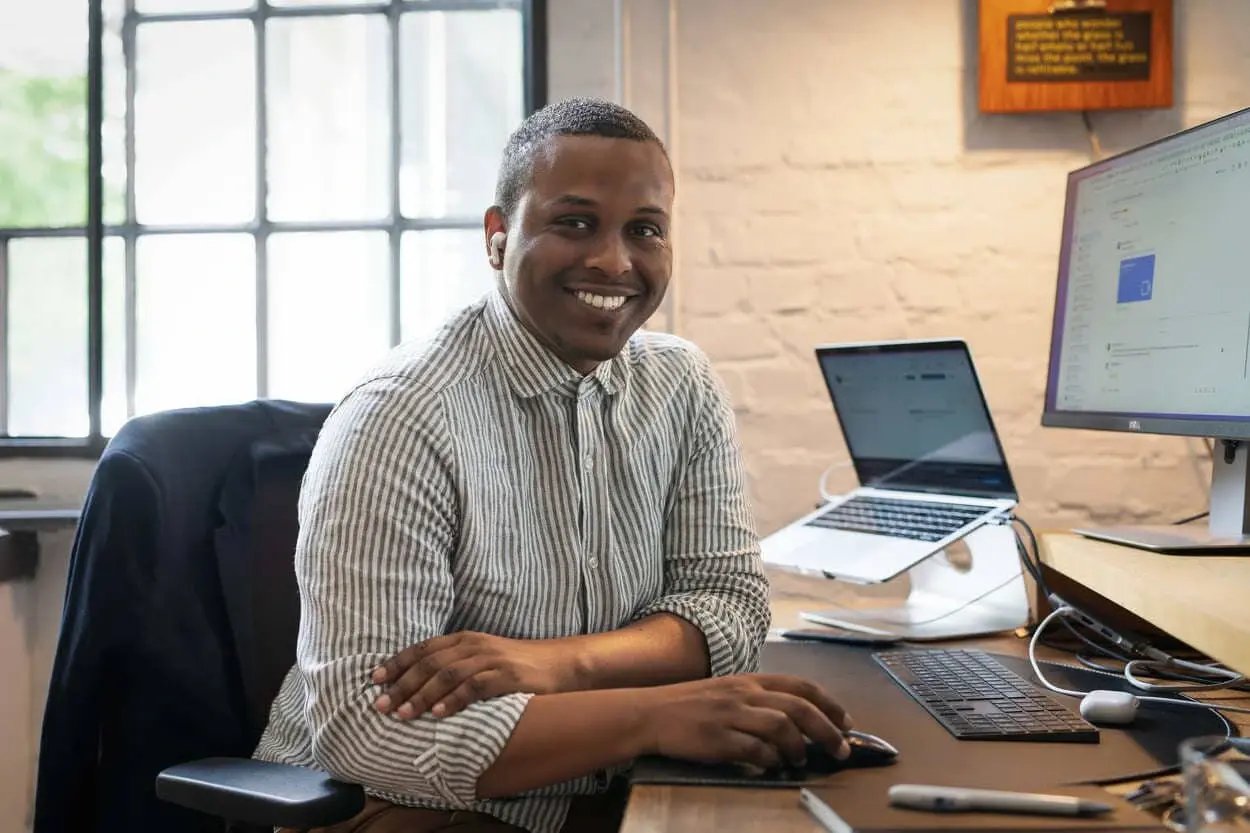 Carlos Ngugi – Ads & SEO Experte bei Second Elements in Hamburg.