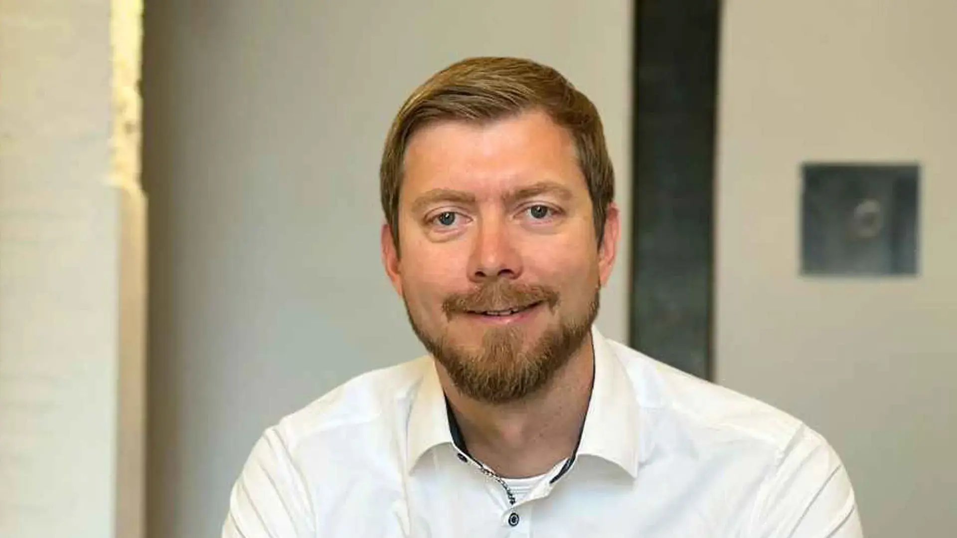 christoph-von-husen-second-elements