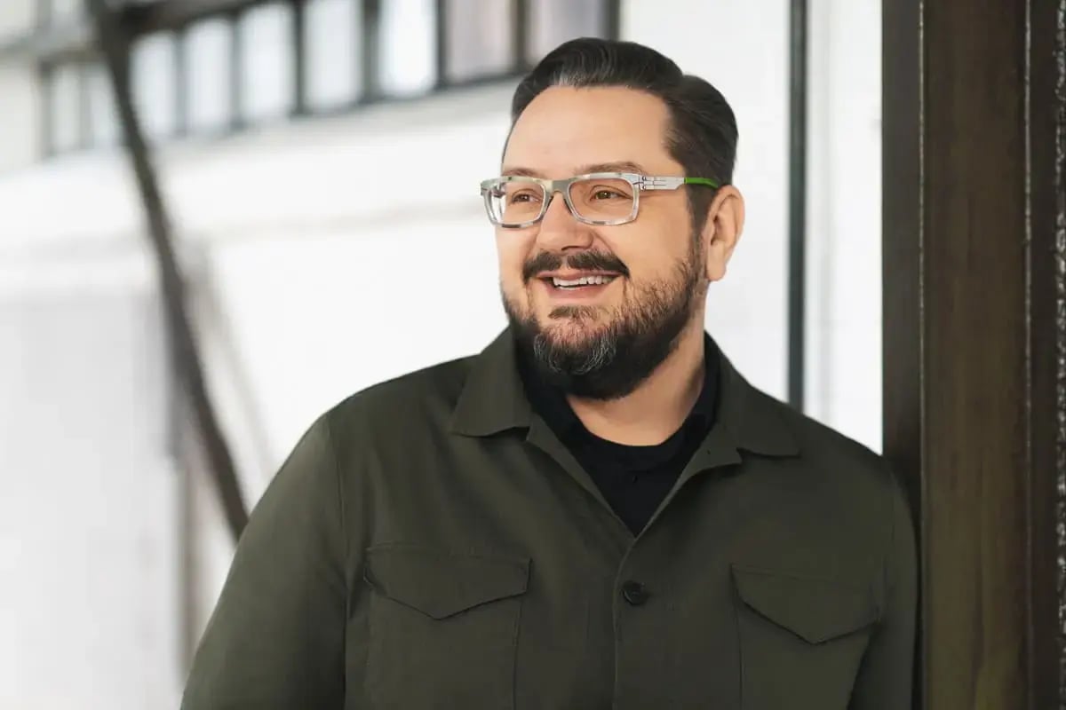 Daniel Pieper, Geschäftsführer von Second Elements Digital Marketing – Führungspersönlichkeit im digitalen Marketing.