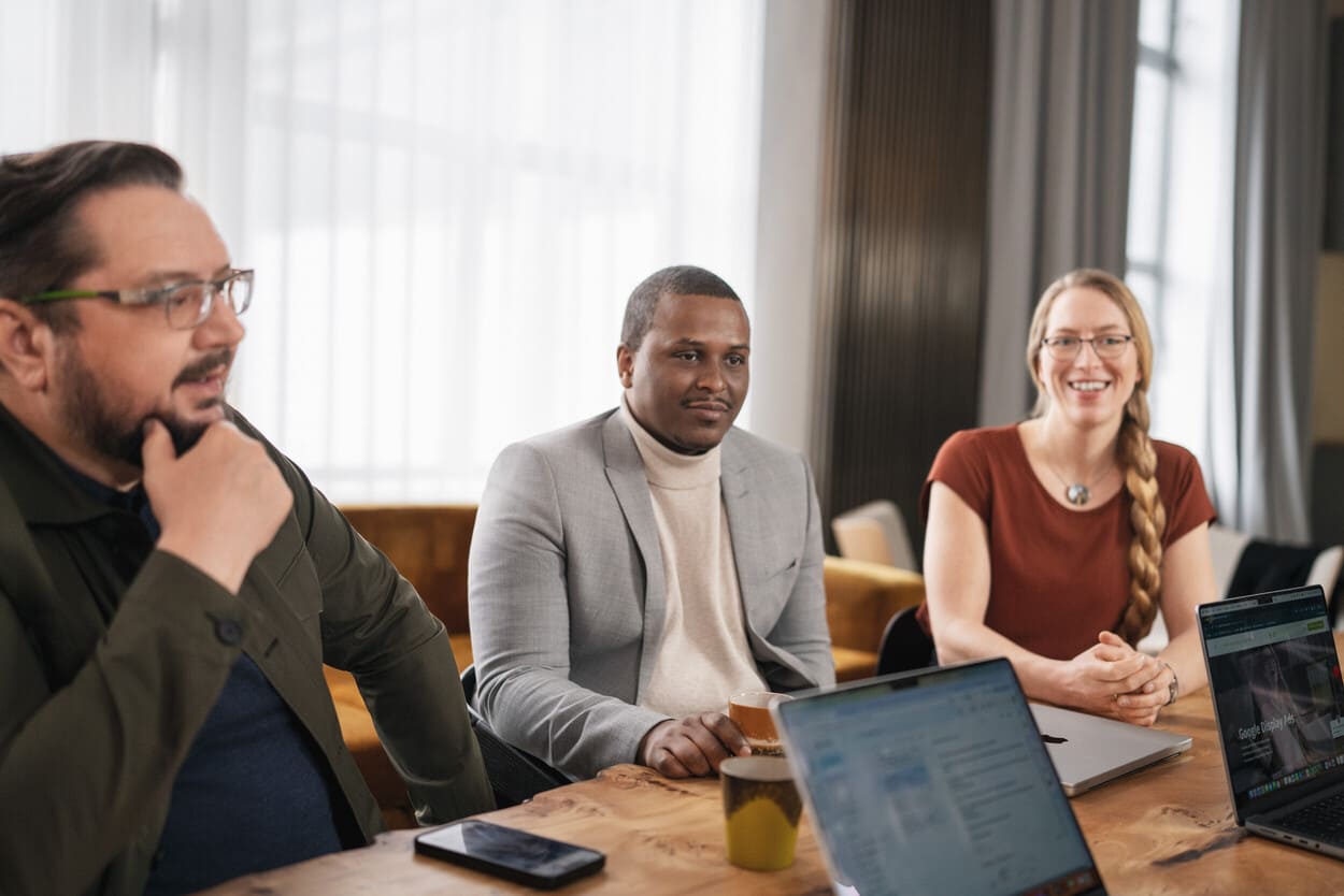 Stabile Positionierung durch das Second Elements Team – SEO und SEA für nachhaltigen Erfolg.